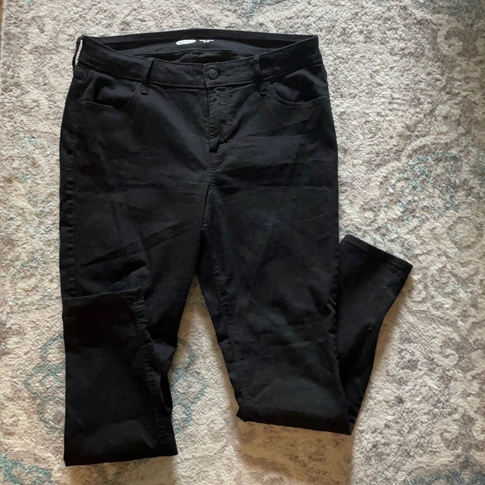 Old Navy Mid-rise super skinny jeans -Black